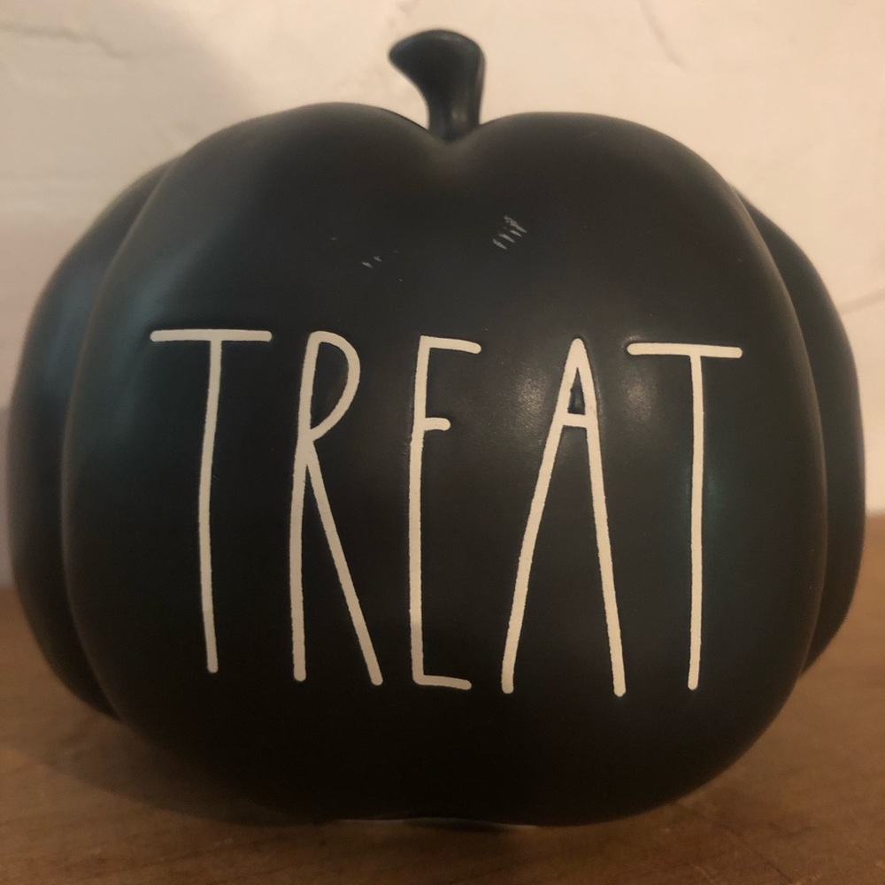 Rae Dunn - Black Small Trick Pumpkin